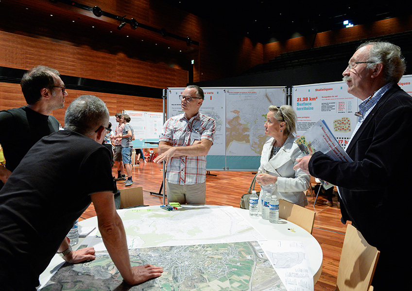 Foire aux idées : Pour l’avenir de Dudelange / Markt der Ideen : Viele Fragen , Ideen und Visionen