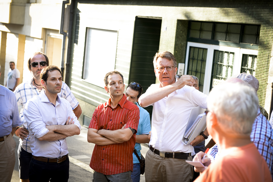 Une première visite guidée pleine de surprises / Geführter Stadtrundgang mit vielen Überraschungen