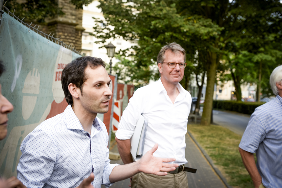 Une première visite guidée pleine de surprises / Geführter Stadtrundgang mit vielen Überraschungen